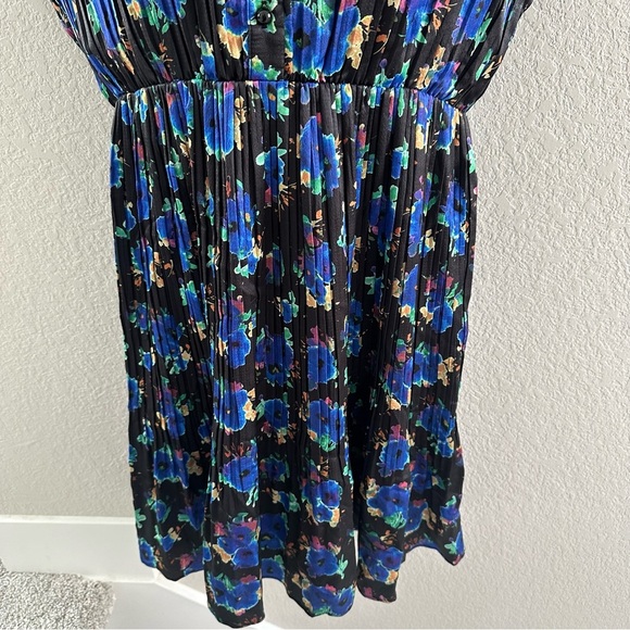 Molly BRACKEN nwt pleated floral Vneck dress - Picture 7 of 9